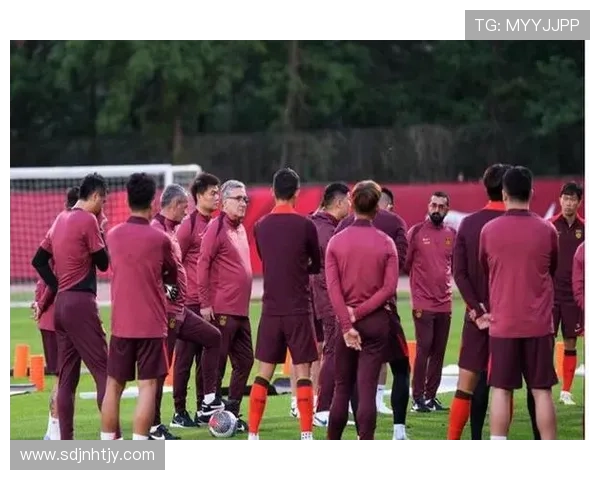 赛后分析:北京足球队与重庆足球队的战术对决与技术细节探讨 赛后分析:北京足球队与重庆足球队的战术对决与技术细节探讨