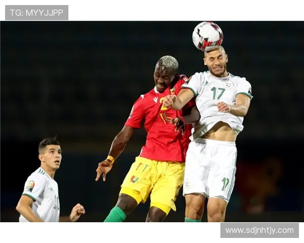 足球巨星与怪物球员的巅峰对决谁能问鼎绿茵场的荣耀